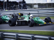 Formule 1 : Romain Grosjean indemne après un violent crash au Grand Prix du Bahrein