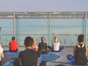 Des cours de yoga sur la terrasse de la tour Montparnasse