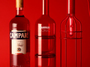 Un coffret inédit Campari "Ceci n'est pas une bouteille n°2" en vente chez Fleux