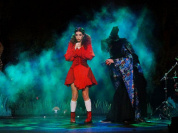 La folle histoire du petit chaperon rouge au Théâtre des Nouveautés