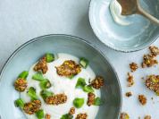 La recette de la mousse de yaourt, kiwi et granola de Juan Arbelaez, chef de Yaya