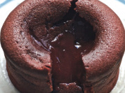 La recette du mi-cuit chocolat à la crème d’orgeat de Christophe Michalak 