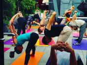 Cet été cours de yoga sur le rooftop du Mob Hotel - Namaste !