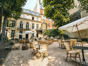 Les Marchands d'art des Puces se retrouvent chez We Are_ à Paris