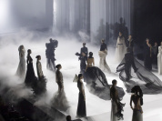 Paris Fashion Week Haute Couture : assistez au défilé caritatif de Stéphane Rolland - réservations