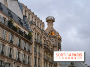 Que cache cette façade et ce toit en forme de bouchon de champagne ?