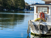 C'est la vie, la péniche amarrée à Asnières, pour un séjour romantique au fil de l'eau
