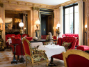 L'Hôtel La Réserve Paris fait une belle surprise dans ses restaurants au mois d'août