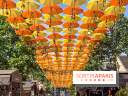 Un ciel de parapluies et tournesols à Bercy Village, l'installation magique de Patrícia Cunha