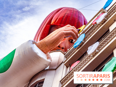Yayoi Kusama chez Louis Vuitton sur les Champs-Elysées - photos 
