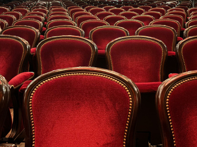 Eva Rami présente son tryptique de seules en scène au Théâtre de l'Atelier 