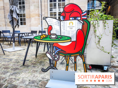 Jeux olympiques et paralympiques Paris 2024 - Visuel - mascotte Phryge terrasse Monnaie de Paris