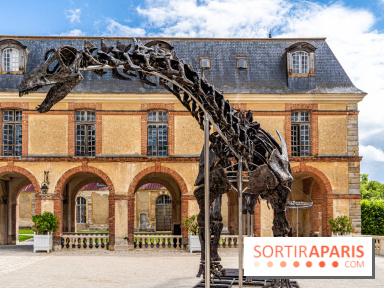 Un dinosaure géant au Château de Dampierre - Jurassique au Château de Dampierre
