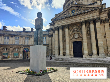 Art Basel Paris 2025 : un totem monumental installé sur le parvis de l'Institut de France