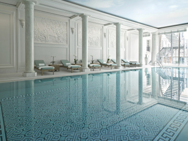 Le Shangri-La Hotel lance son swim & brunch