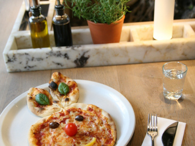 Pour Pâques, les pizzas sont en forme de lapin chez Vapiano