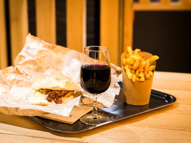 Accord hamburgés et vin chez Big Fernand pour 1€ de plus seulement ! 