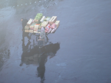 Triporteur aux Halles. © Atelier Robert Doisneau
