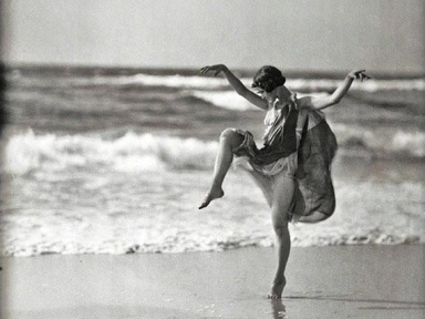 Jérôme Bel éclaire Isadora Duncan au Centre Pompidou