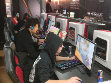 La Milk Asus e-sport Arena : une salle e-sport pour jouer 24h/24 à Paris