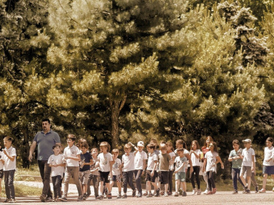 Vacances apprenantes : des colonies de vacances gratuites enfant au centre aéré ou en colonie de vacances