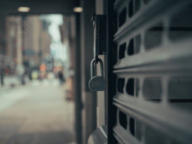 Manifestations à Paris : les commerces sur le parcours obligés de fermer 