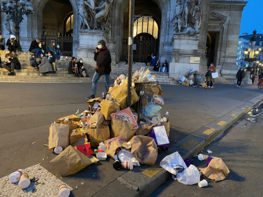 #SaccageParis : la proprété de Paris attaquée sur les réseaux sociaux 