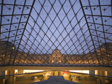 Musée Louvre Nuit | usée du Louvre © Paris Tourist Office - Photographe : Marc Bertrand - Architecte : Ieoh Ming Peï  Marc Bertrand