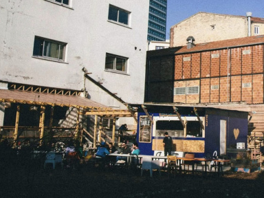 Chez Ernest, le restaurant solidaire qui finance l’aide alimentaire !