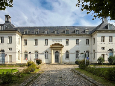 Les jardins de l'Hôtel La Rochefoucauld se transforment en tiers lieu pour l'été 2025