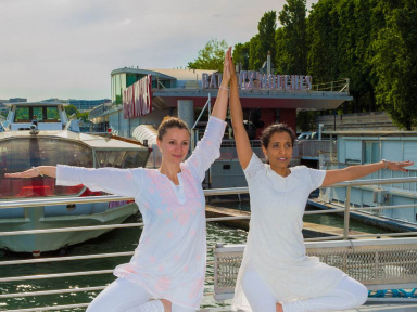 yoga bateaux mouches