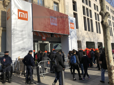 Inauguration du Mi Store sur les Champs-Elysées : Xiaomi offre le plein de cadeaux