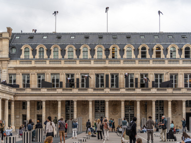 Horizon, le spectacle acrobatique exceptionnel sur la façade du Palais Royal