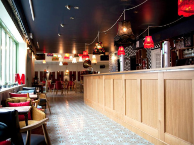 Le Bar à Bulles à la Machine du Moulin Rouge