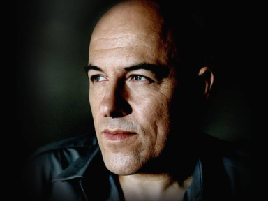 Dominique A en concert solo au Théâtre de La Ville