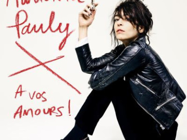 Adrienne Pauly en showcase à la Fnac Forum des Halles 