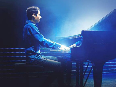 Peter Bence, le pianiste le plus rapide du monde, en concert au Casino de Paris 