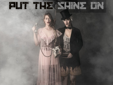 CocoRosie en concert au Trianon de Paris en avril 2020