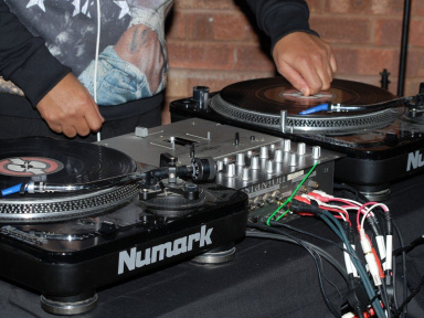 Toy Bar : le bar éphémère musical de Jacques à Paris