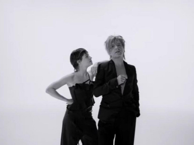 Vidéo : Indochine et Christine and the Queens reprennent le tube « 3e sexe » 