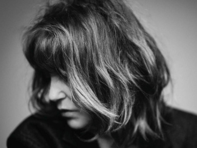 Vidéo : Jane Birkin dévoile le clip de "Oh! Pardon tu dormais" avec Etienne Daho 