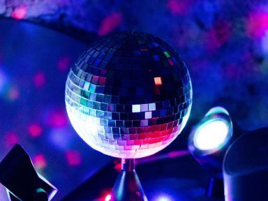 Ofenbach installe sa soirée "Bach 2 life" au Tunnel of Love à Paris