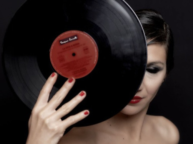 Nour en concert au Forum Léo Ferré 