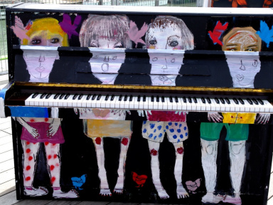 Joyce Jonathan et Célien Schneider en micro-concert gratuit pour Play Me I’m Yours