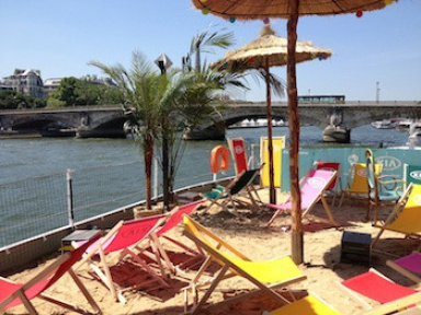 La péniche Kia Cabana : regarder la coupe du monde sur les Quais de Seine !