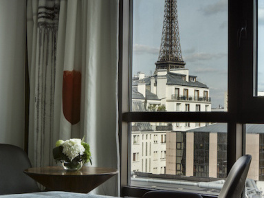 L'hôtel Le Parisis, une sublime adresse avec vue sur la Tour Eiffel