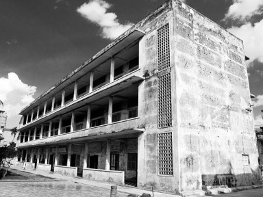 Nuit Blanche : Cross the Scan-S21 dans la cour de la Bilbiothèque Historique