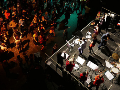 Nuit Blanche 2017 : Bal Pop' Ruth Ewan au 104