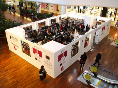 Dress in the city : la vide-dressing de luxe dans les centres commerciaux 