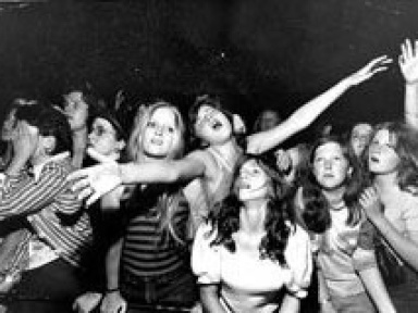 Exposition, D'une révolution à l'autre, Palais de Tokyo, Jeremy Deller, Ed Hall, William Scott